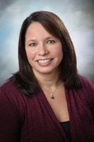 Kelly Ellinghuysen professional headshot.